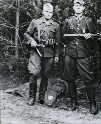 Poland - Anti-communist Guerrilla-AK,  NSZ - Photos - AK-WIN--Tarzan i Zelazny 1947.jpg